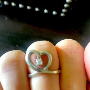 Ring vintage style used with Heart shape with silver rhinestone